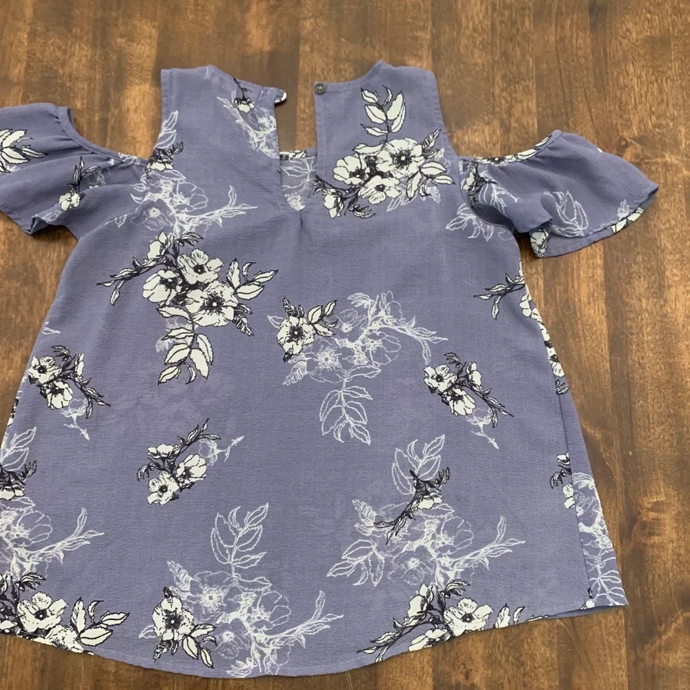 Rewind Cold Shoulder Lavender Floral Blouse Small - Picture 2 of 5